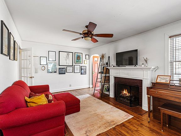 5th image of 121 Wilshire Dr