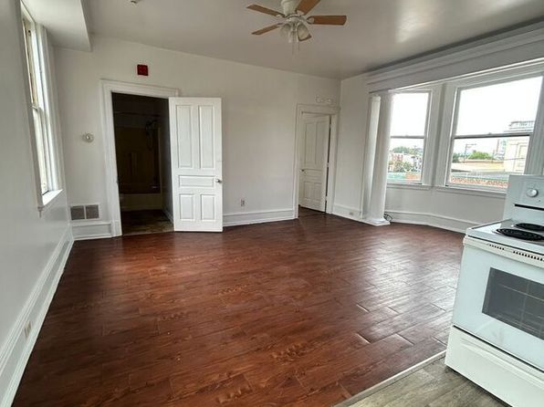 242 S George St APT 3