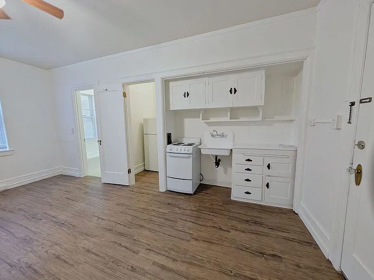 Morrison Street Apartments — Photo 10