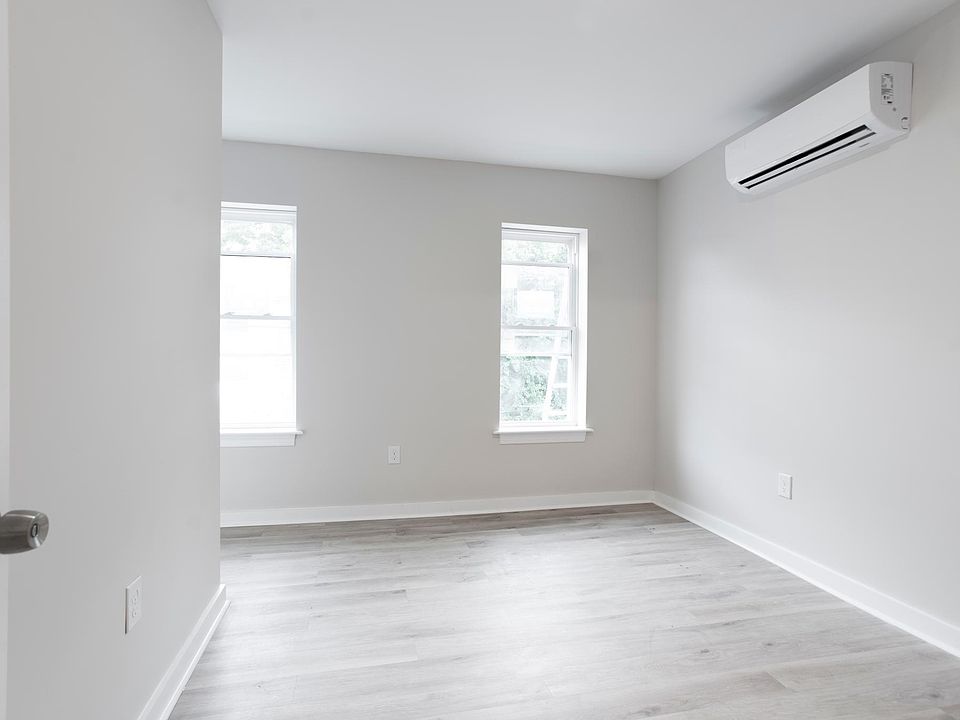 1st image of 3218 N Philip St #36