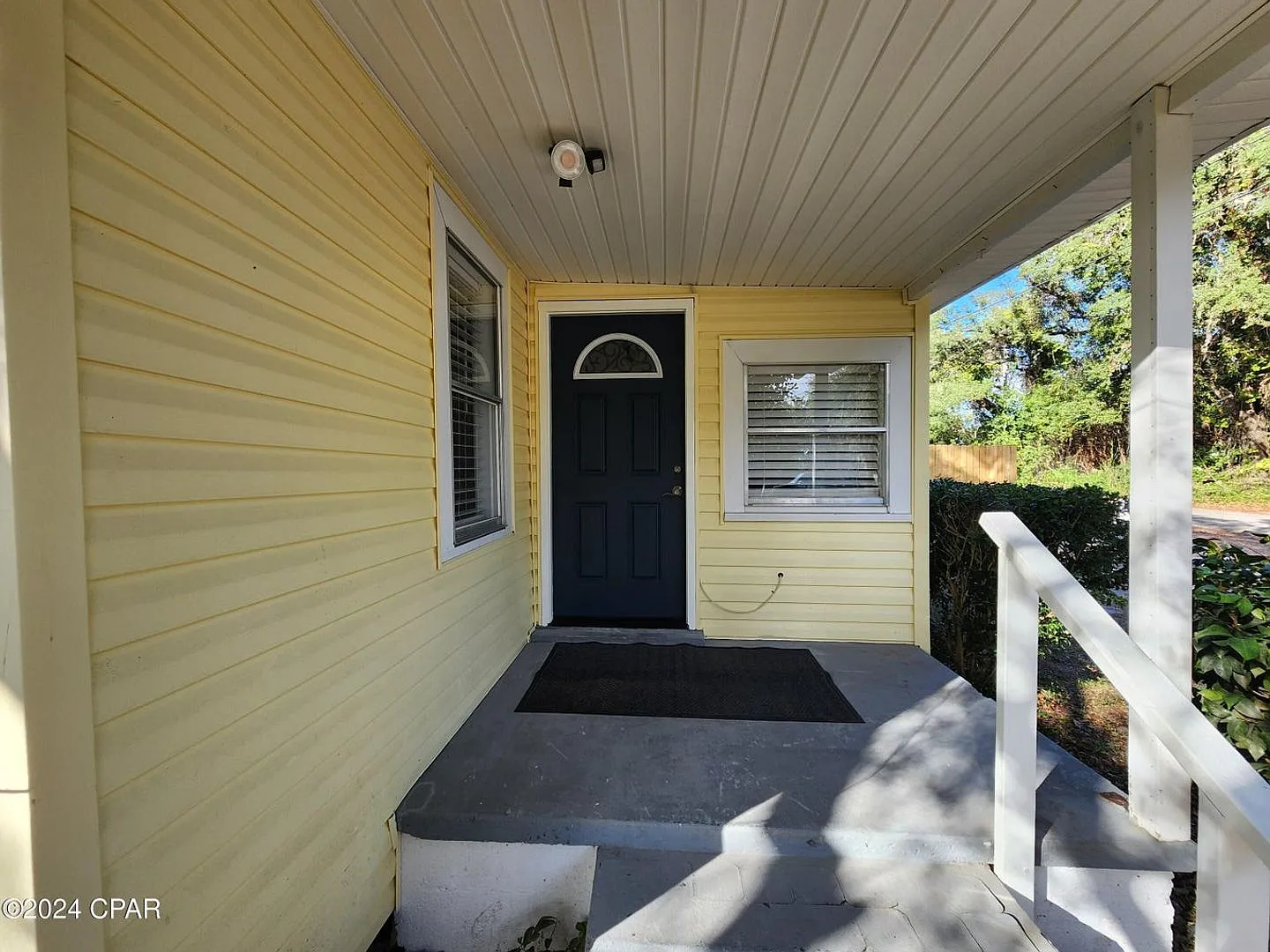 Tiny home vibe on a large private lot!! — Photo 4