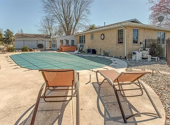5th image of 405 Dianna Dr