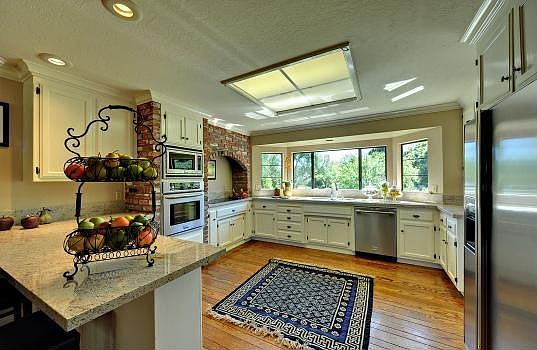 Immaculate Kitchen