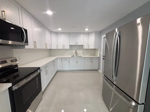 4032 Hoku Ave #2, Honolulu, HI 96816