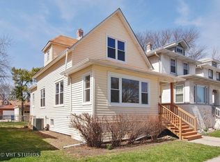 905 Circle Ave, Forest Park, IL 60130