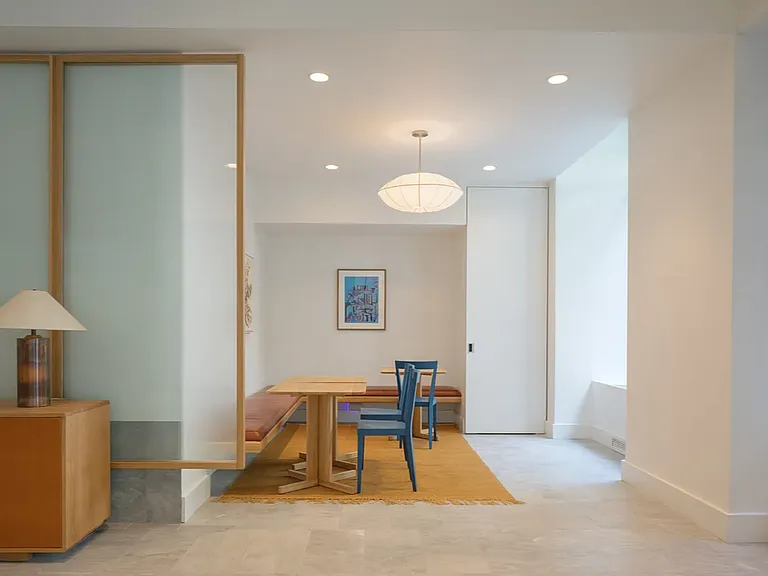 234 E 46th St #504 — Photo 22