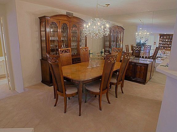 4th image of 5340 Yarmouth Ave Unit 101