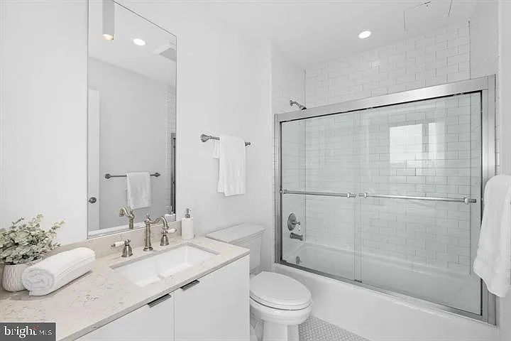 1380 Quincy St NW #5A — Photo 16