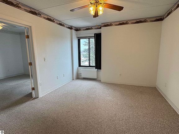 5th image of 5951 N Skeel Ave Unit 306