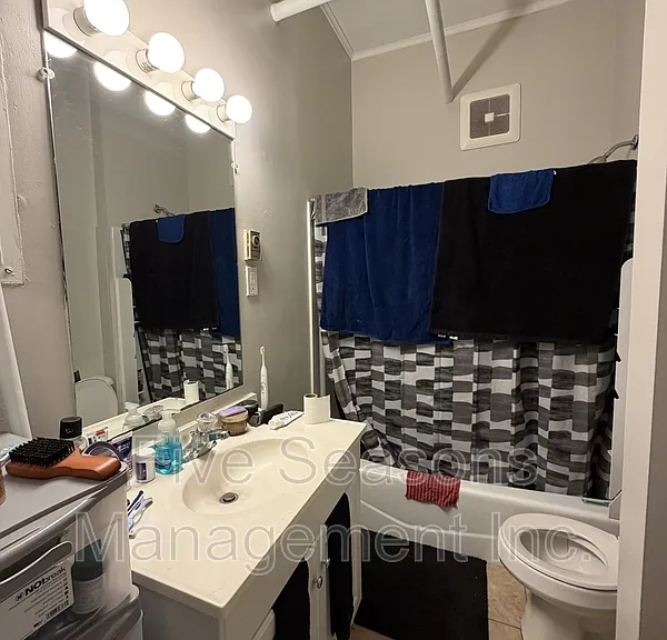 194 North St #10 — Photo 10