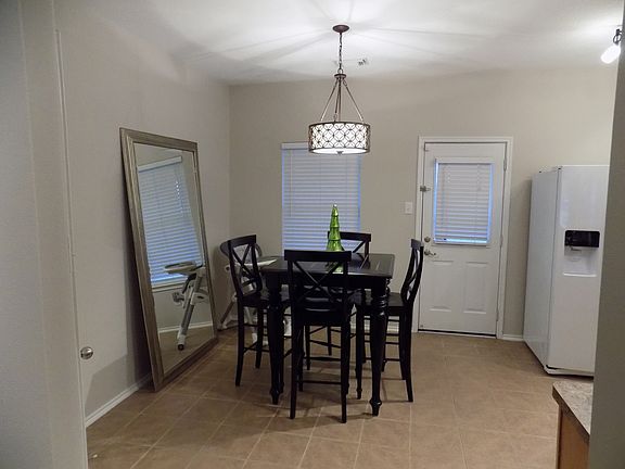 4th image of 2910 Meridian Bay Ln