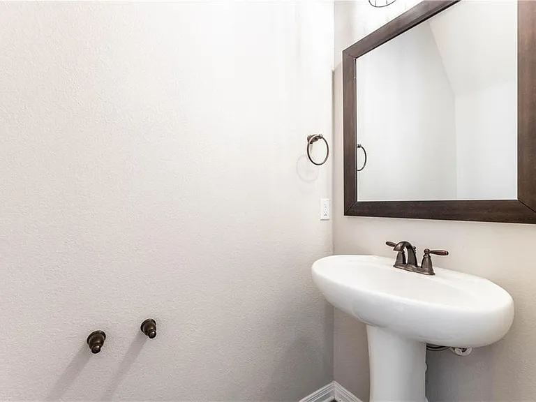 5413 Traviston Dr — Photo 14