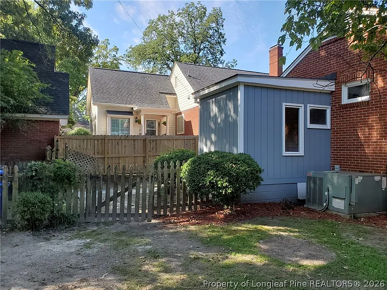 1015 Brook St — Photo 30