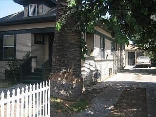 2nd image of 1541 E 50th St