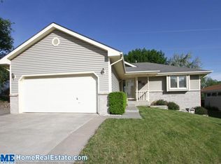 738 Bridger Rd, Lincoln, NE 68521