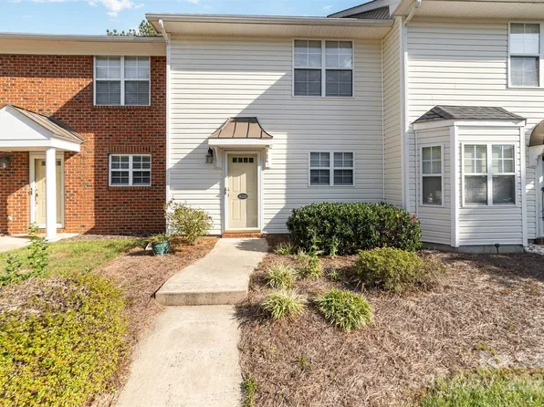 4220 Melrose Club Dr, Matthews, NC 28105