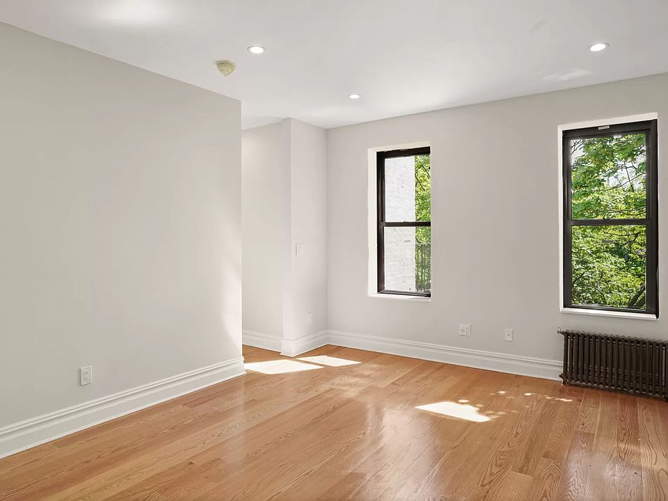 1st image of 961 Washington Ave APT 2E