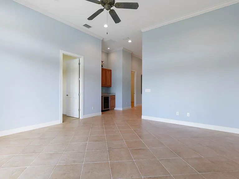 262 Yacht Harbor Dr — Photo 5