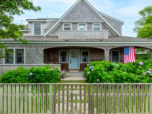 15 Cottage Ave, Nantucket, MA 02554
