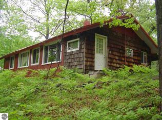 9056 Green Briar Rd, Lake Ann, MI 49650