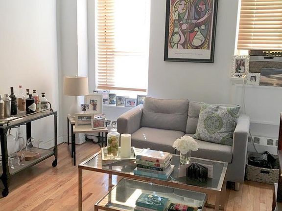3rd image of 1555 2nd Ave APT 3R