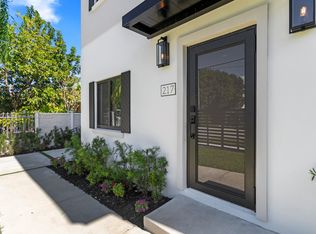 217 NW 19th Ave, Miami, FL 33125