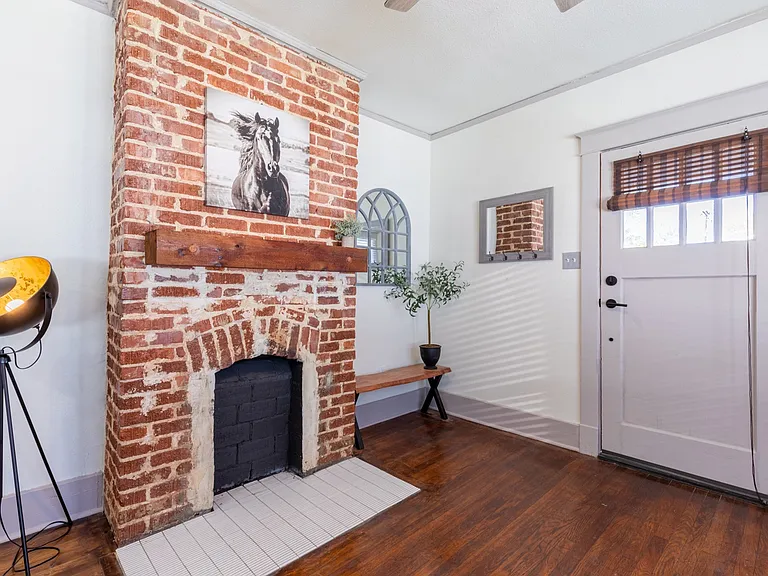 1477 Lyndale Ave — Photo 8
