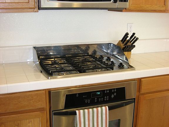 4th image of 2674 Nicolson Cir