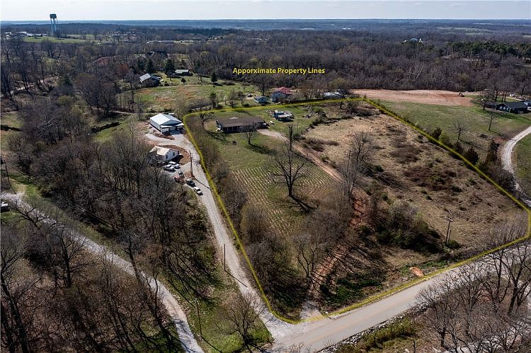 1st image of 13511 Robbins Rd