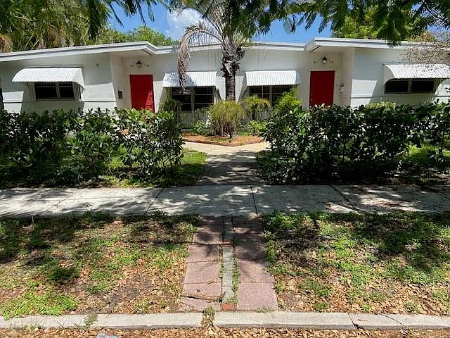 2 bed, 1.0 bath, 1937 sqft, $2,600 — Photo 4