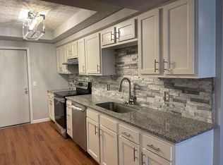 527 Dandy Brush Ln E, Columbus, OH 43230