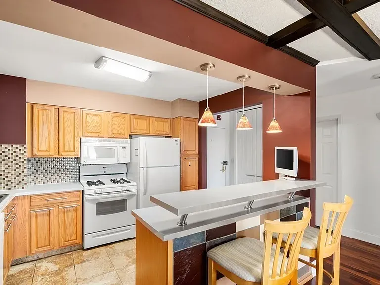 1500 Worcester Rd #716 — Photo 5