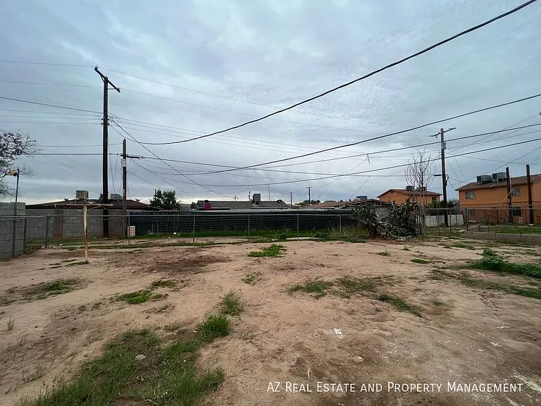 2233 E Wood St — Photo 23