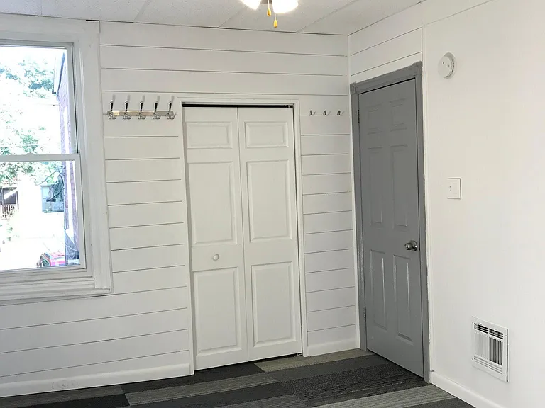 Bedroom-Middle-1a