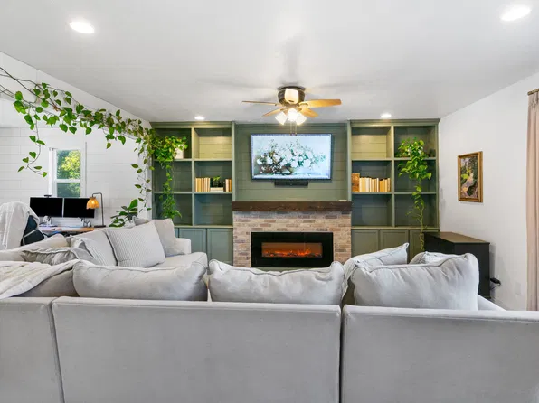 6916 N Cherokee St E, Eagle Mountain, UT 84005