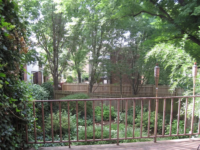 337 Milton St #1 — Photo 9