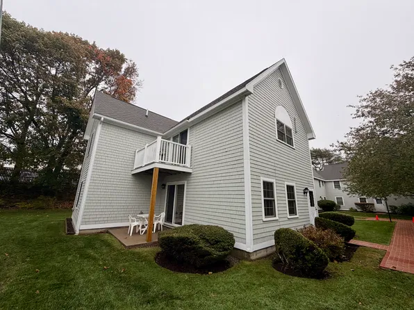 15 Long Beach Ave APT 7, York, ME 03909