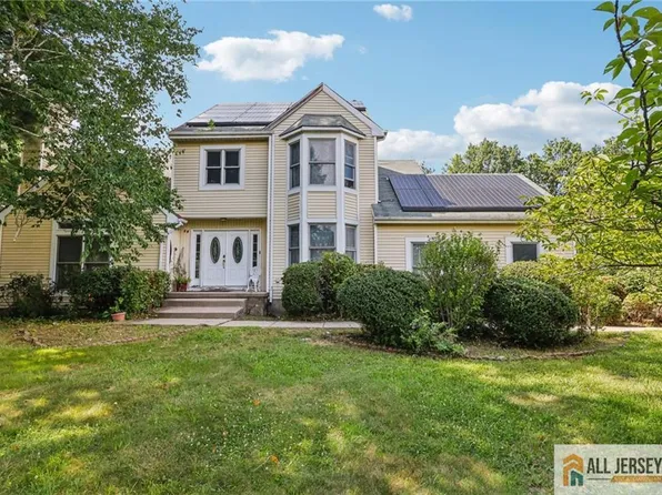 24 Lonczak Ln, East Brunswick, NJ 08816