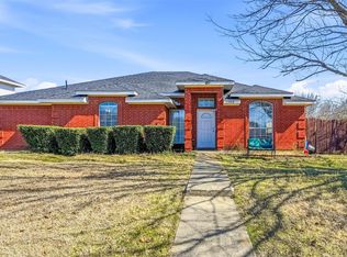 1308 Meadow Gln, Lancaster, TX 75146