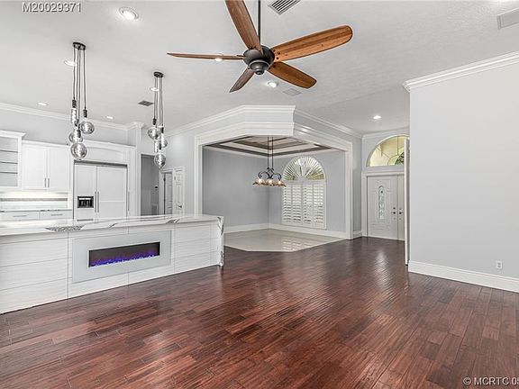 3rd image of 3402 SW Golden Ln
