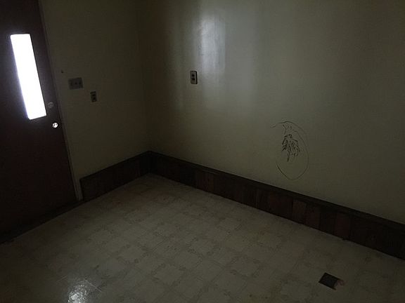 5th image of 1005 Catalpa St