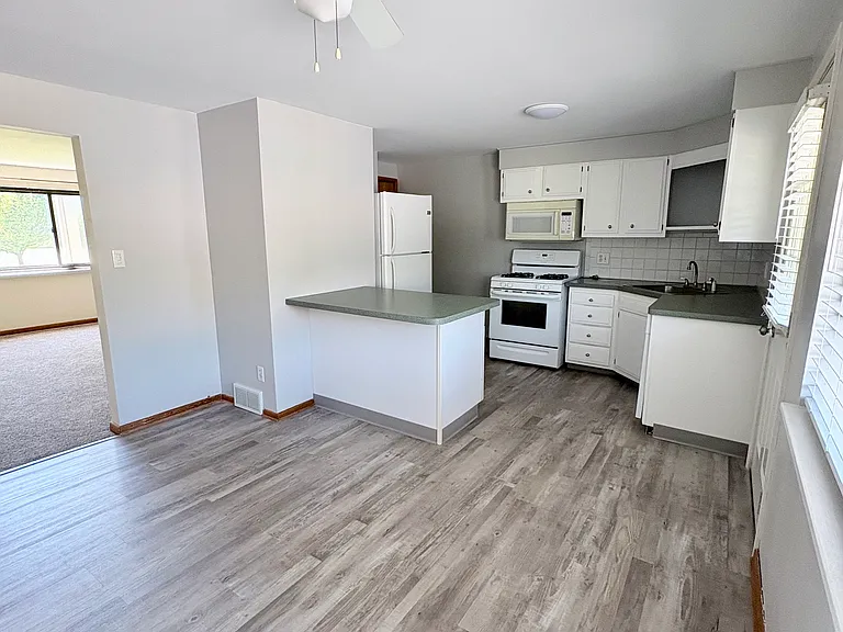 231 Greenmeadow Dr — Photo 1