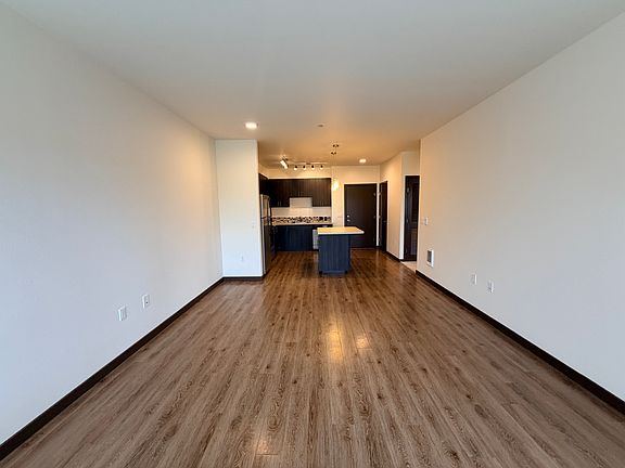 5th image of A736 8th Ave NE #318