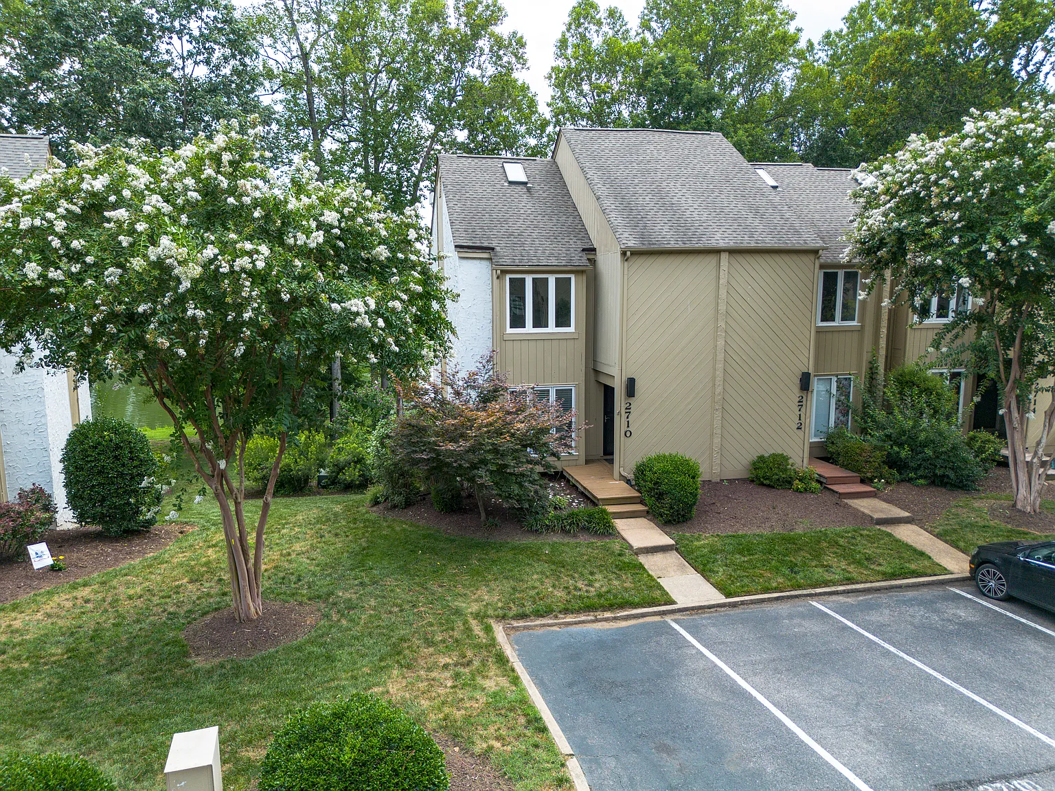 3 bed, 1844 sqft, $2,500 — Photo 1