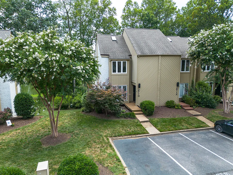 2710 Spinnaker Ct
