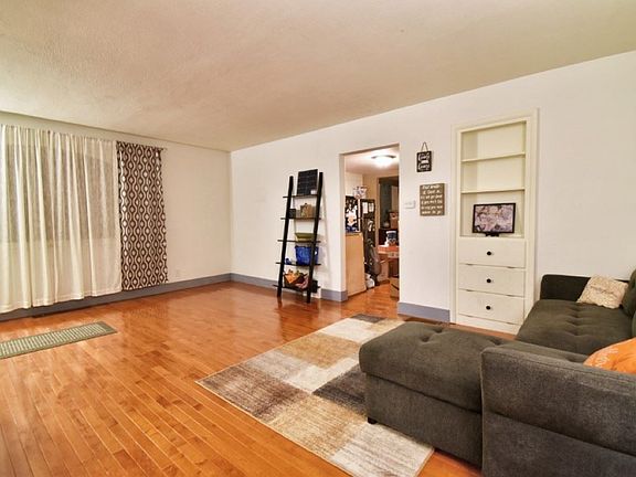 4th image of 1207 W Dalton Ave