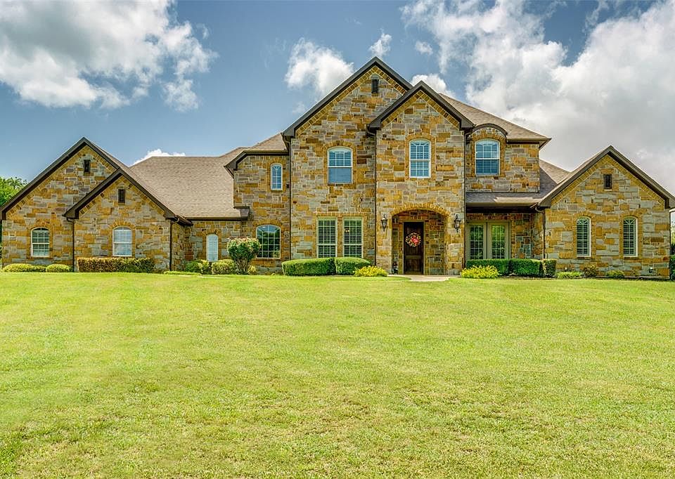 1st image of 282 Briarwood Ln