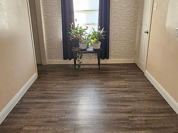 5th image of 1219 Harris St