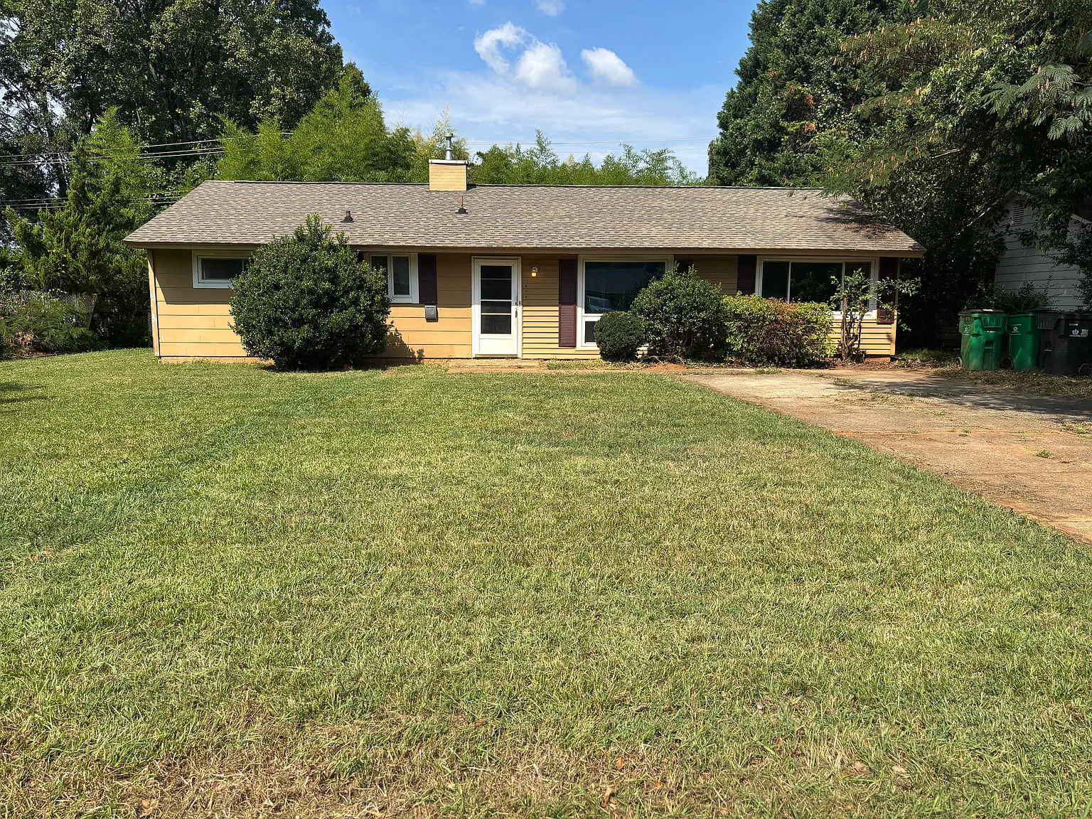 3 bed, 1220 sqft, $1,600 — Photo 1