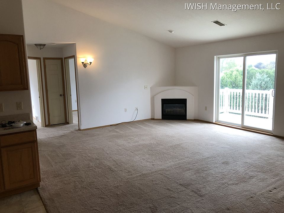 LC215A - Living Room_10072019